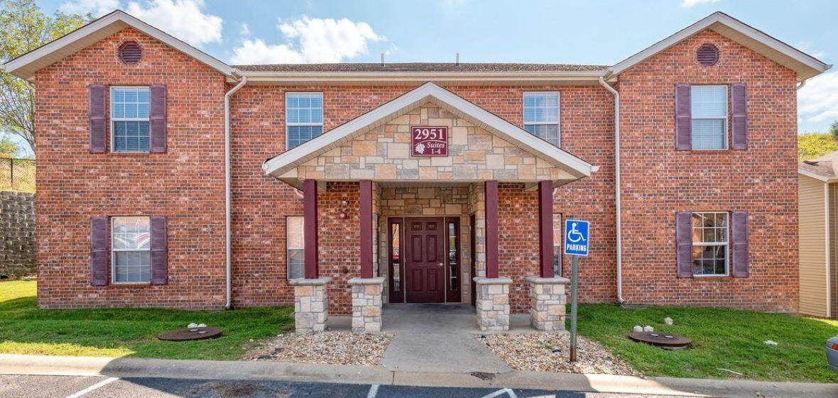 2951 Vineyards Parkway - Photo 1