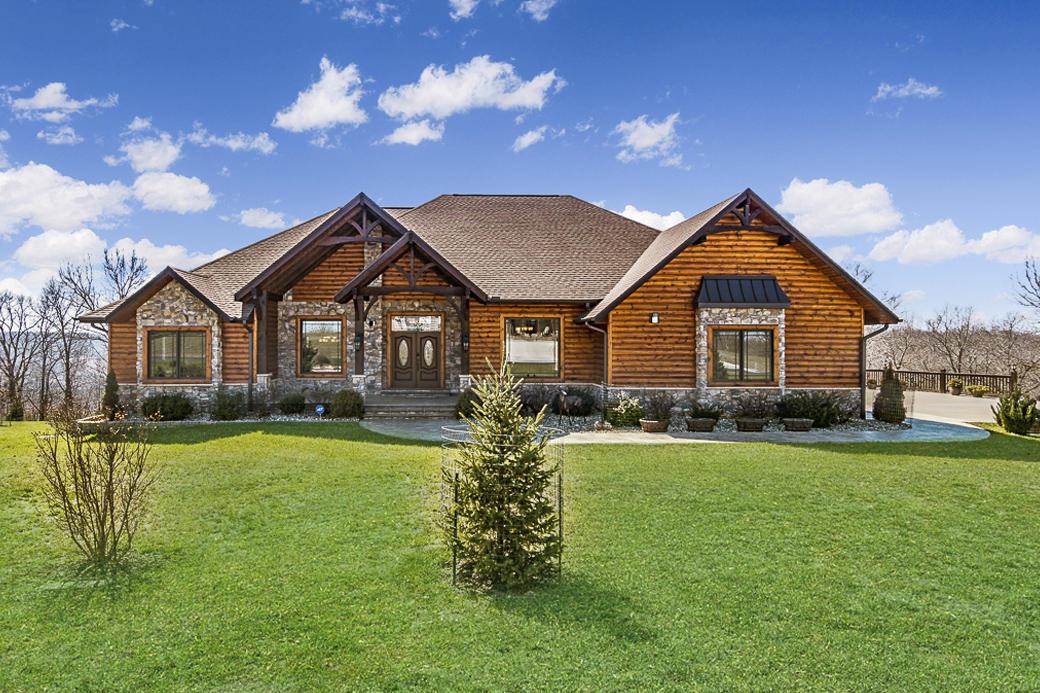 323 Sunset Drive - Photo 1