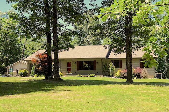 25 White Oak Court - Photo 1