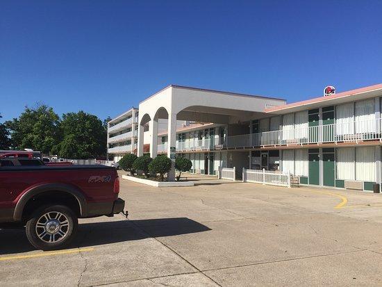 3381 Shepherd Of The Hills Expressway - Photo 1