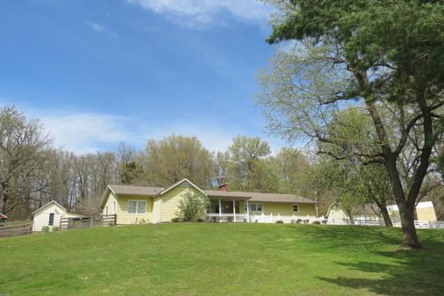 7662 Farm Road 9 - Photo 1