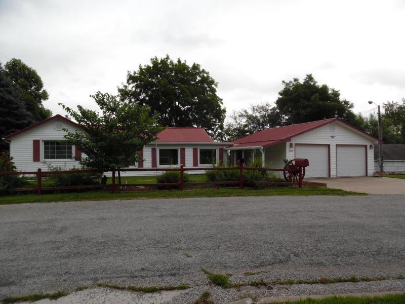 9815 Old Exeter Road - Photo 1