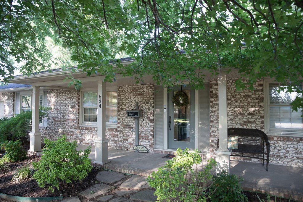 634 Claud Avenue - Photo 1