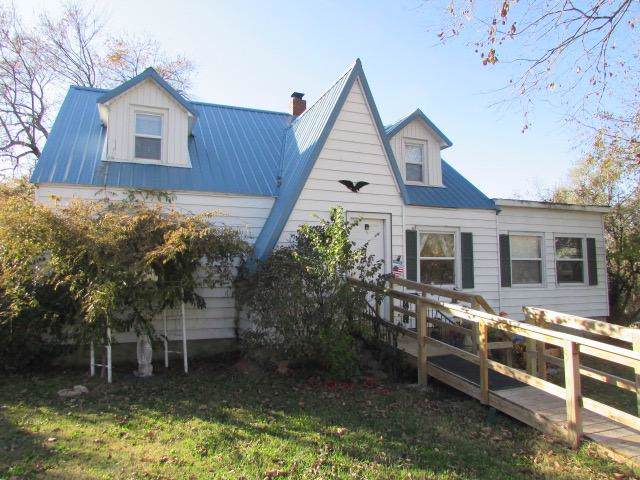 221 Hynes Street - Photo 1