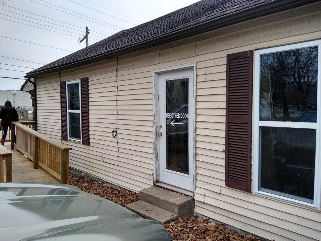 945 Campbell Avenue - Photo 1
