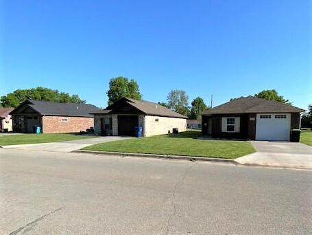 725 13th Street - Photo 1