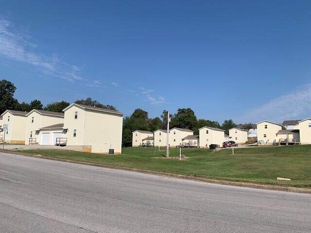 725-733 Howell & 607-609 Summer - Photo 1