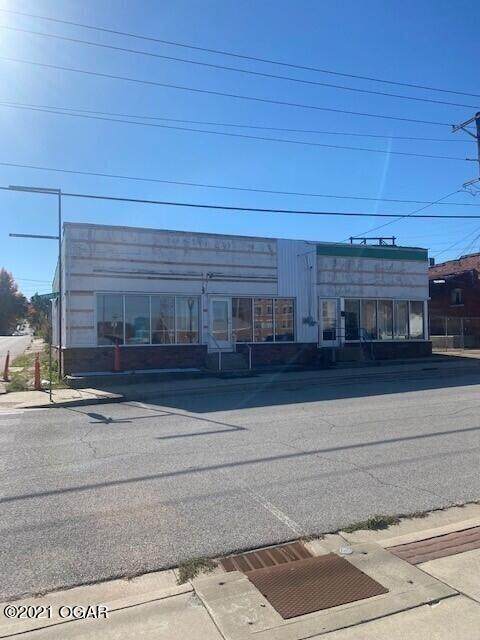 213-215 Spring Street - Photo 1