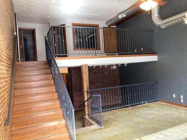 211 Market Avenue - Photo 1
