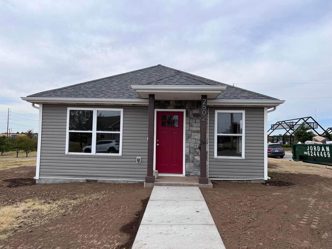 2502 Annie Baxter Avenue - Photo 1