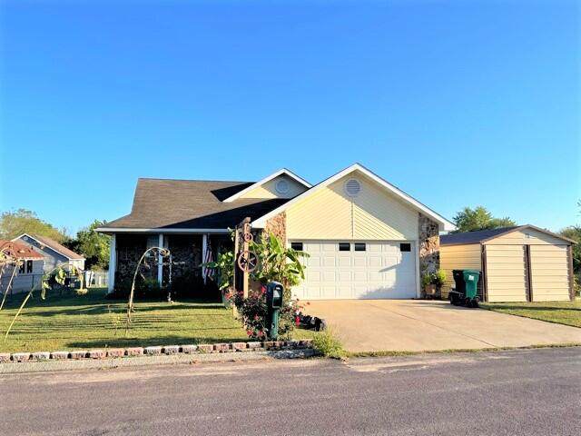 801 Clay Street - Photo 1