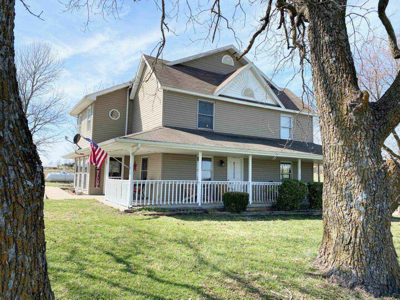 4251 Farm Rd 253 - Photo 1
