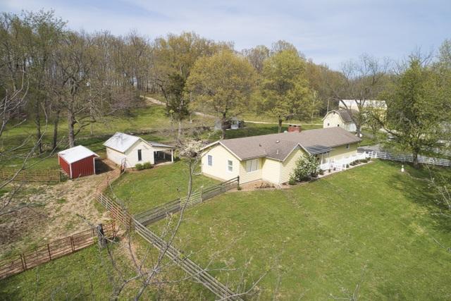 7662 Farm Road 9 - Photo 1