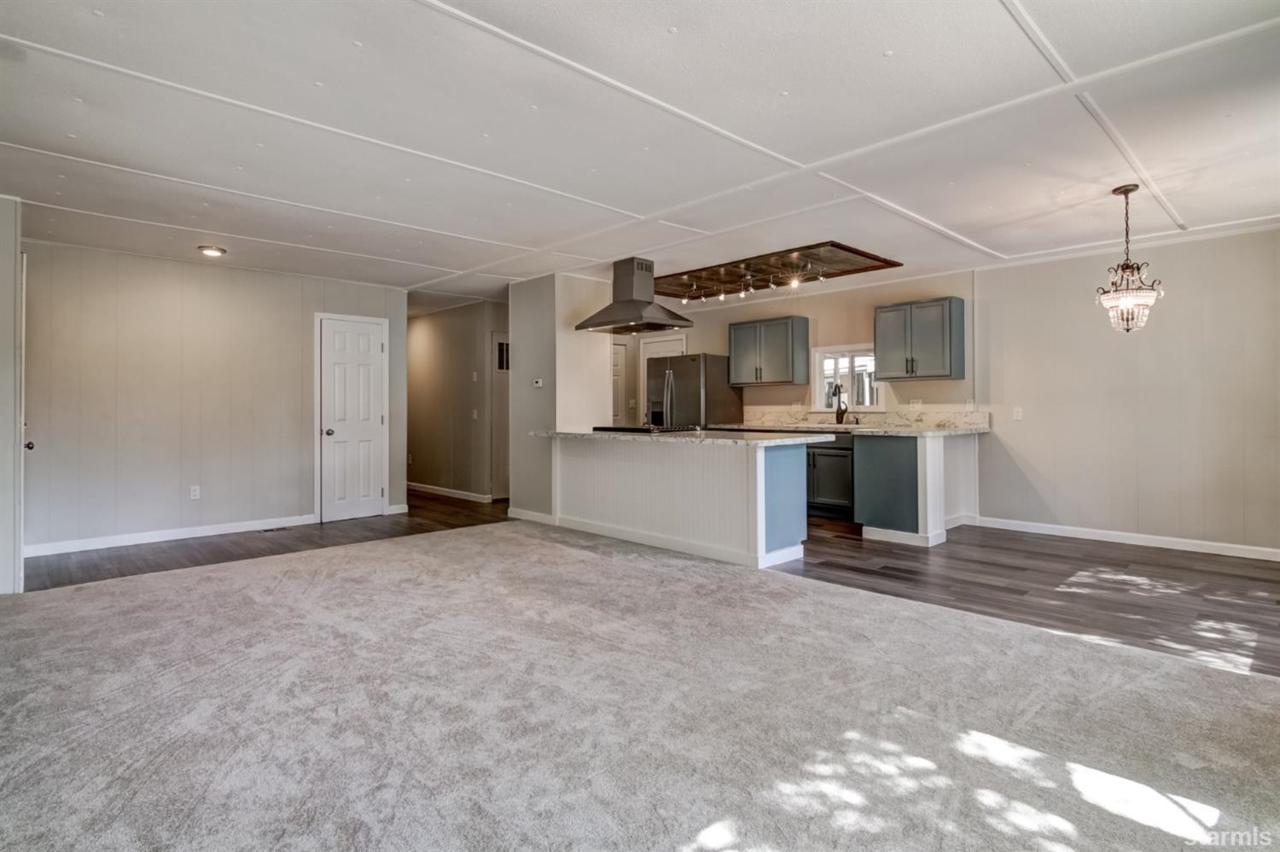 1080 Julie Lane - Photo 1