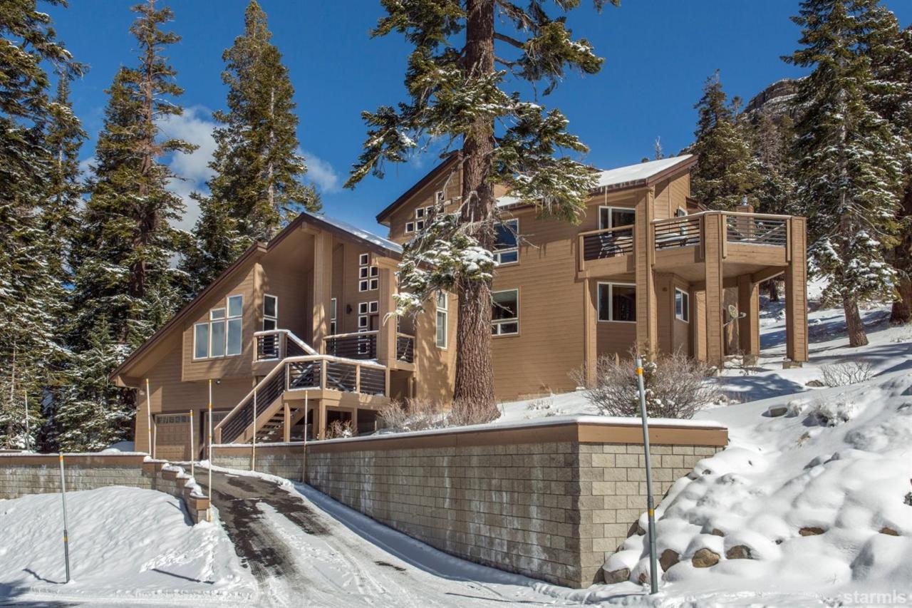 325 Larkspur Drive - Photo 1