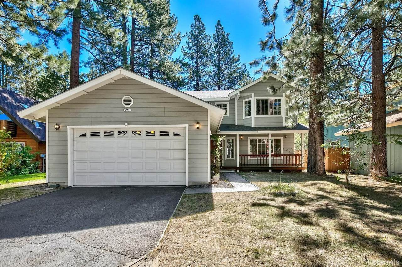 2961 Pinewood Drive - Photo 1