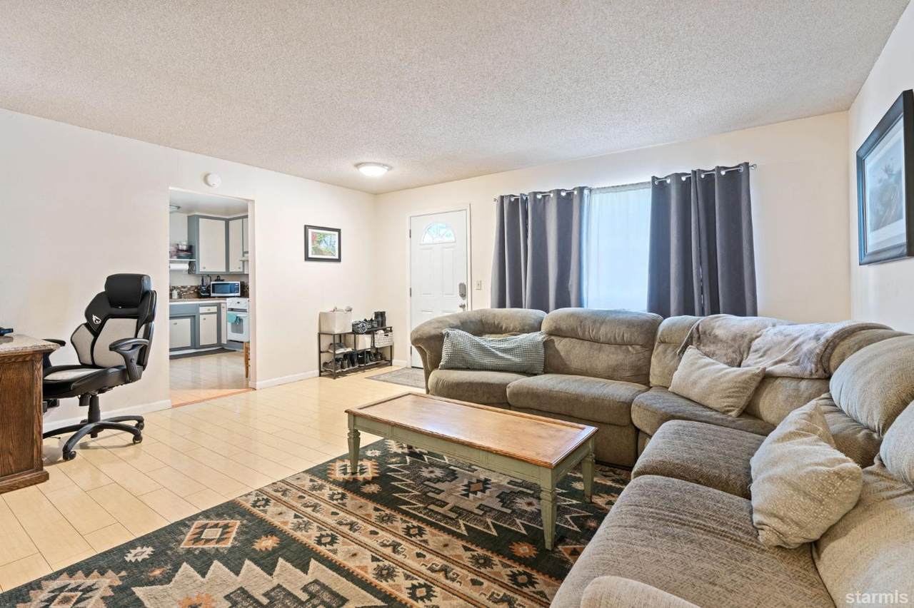 1223 Bonanza Avenue - Photo 1