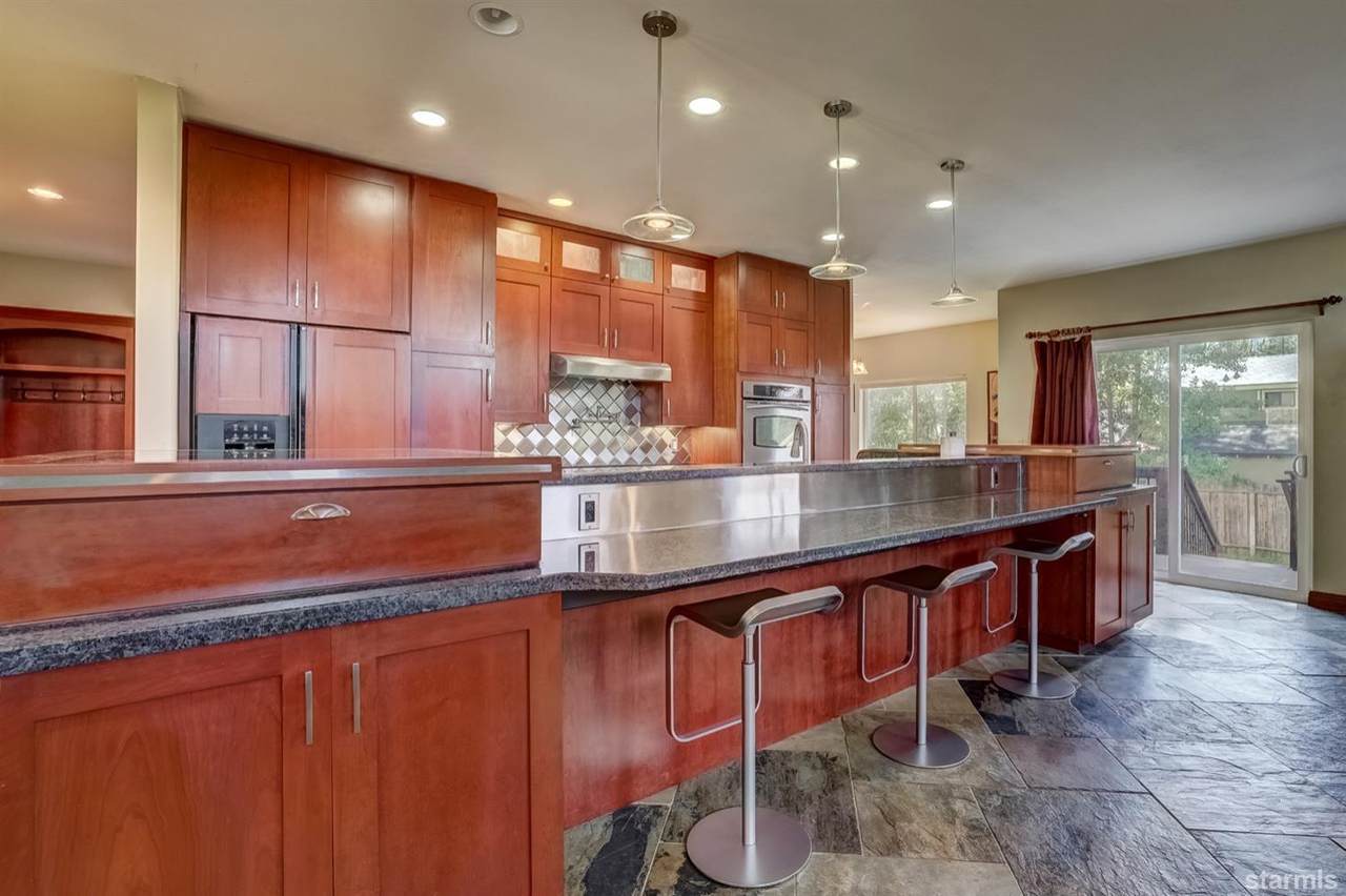 2206 Lindenwood Drive - Photo 1