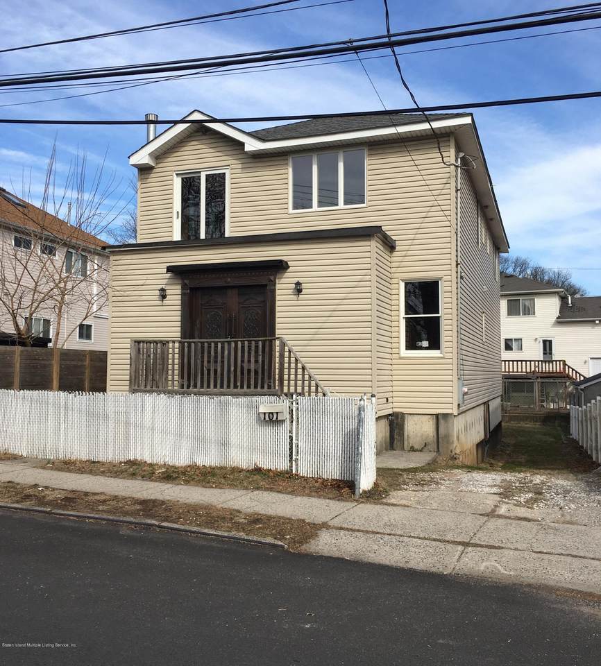 101 Hastings Street - Photo 1