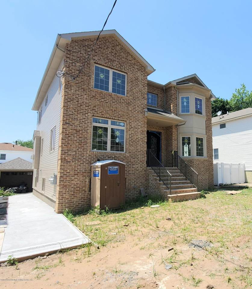 394 Yetman Avenue - Photo 1