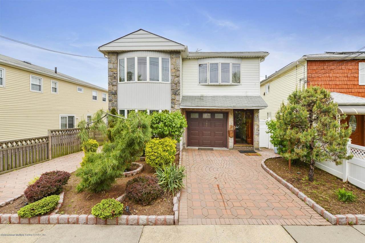 380 Gansevoort Boulevard - Photo 1