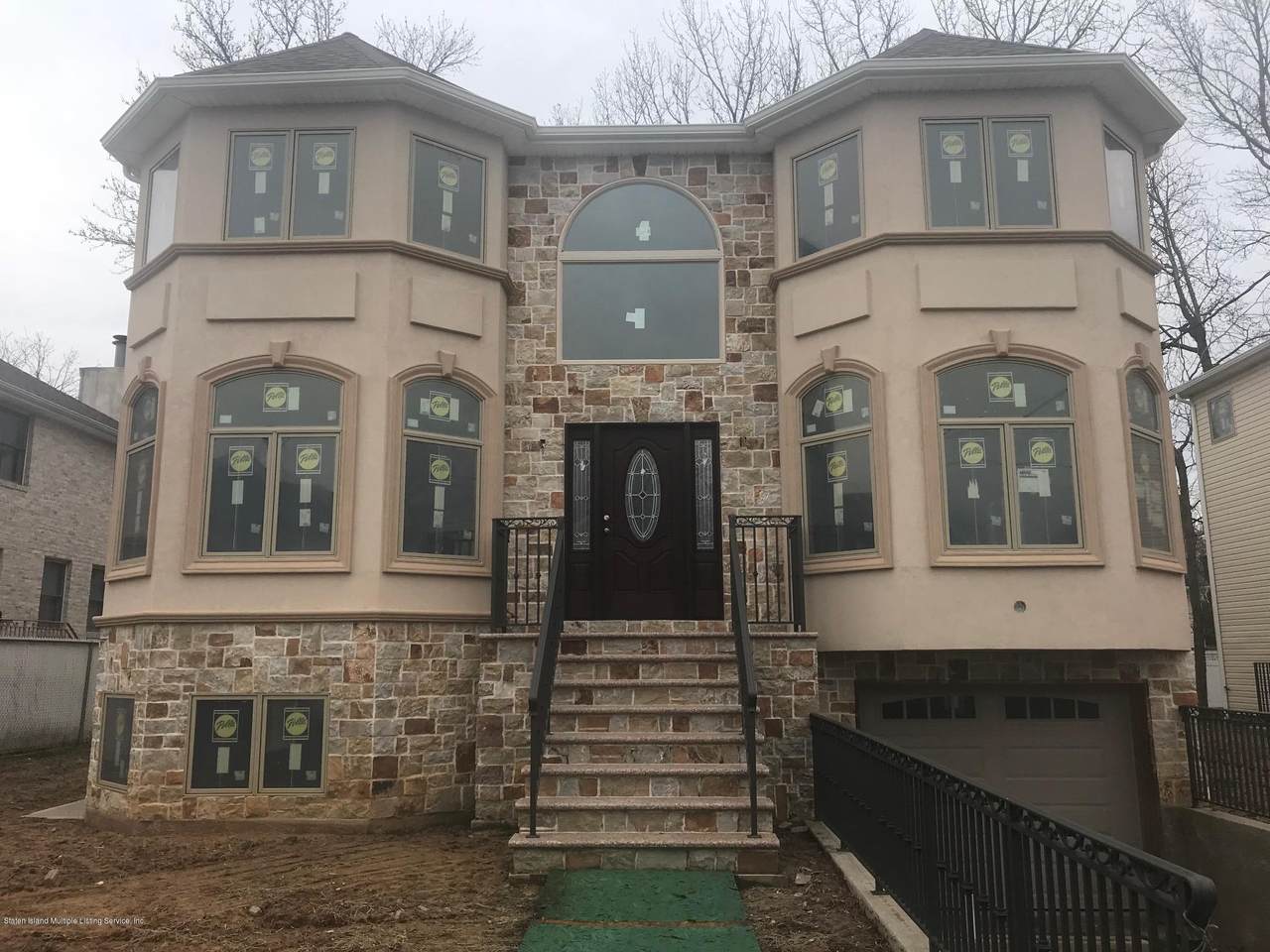 101 Bedell Avenue - Photo 1