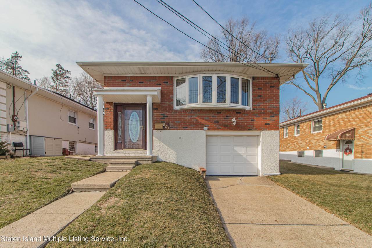 929 Hylan Blvd - Photo 1