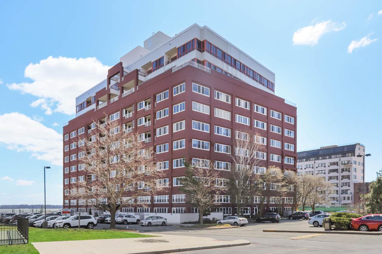 80 Bay Street Landing - Photo 1