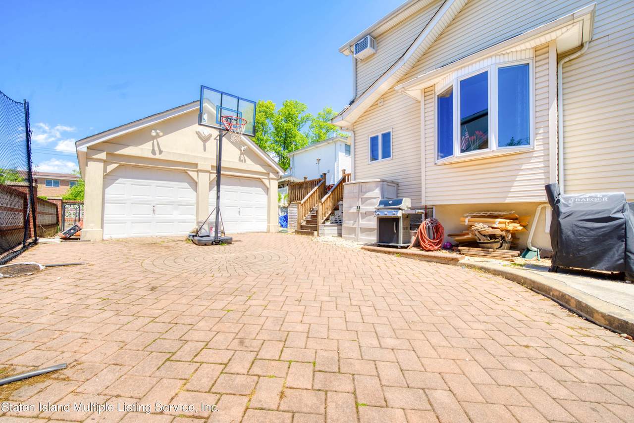 723 Edgegrove Avenue - Photo 1