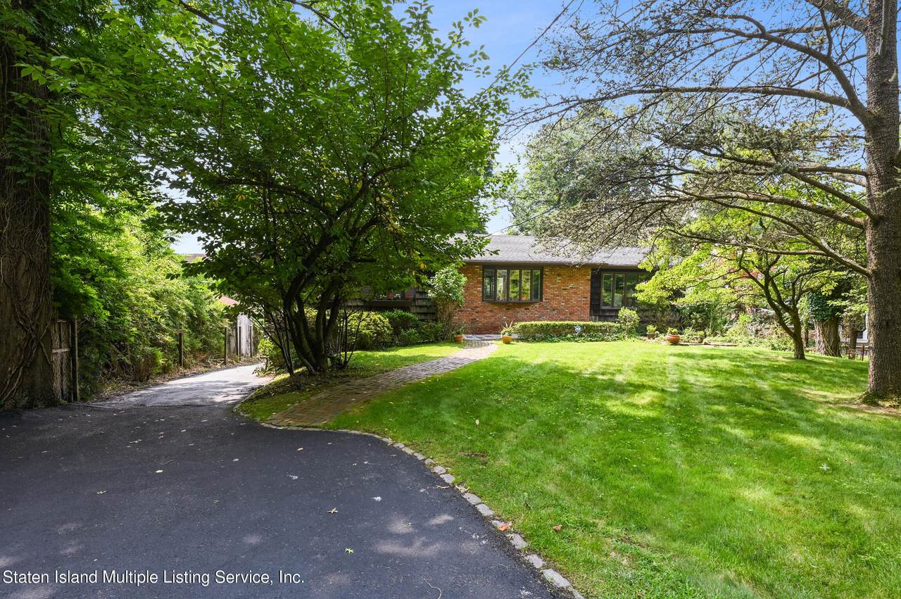 422 London Road - Photo 1