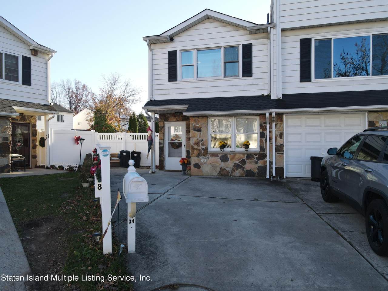 34 Poets Circle - Photo 1