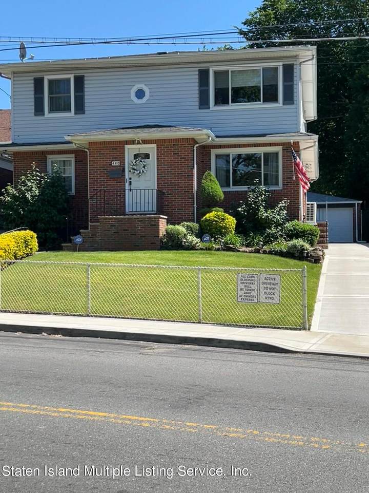 460 Castleton Avenue - Photo 1