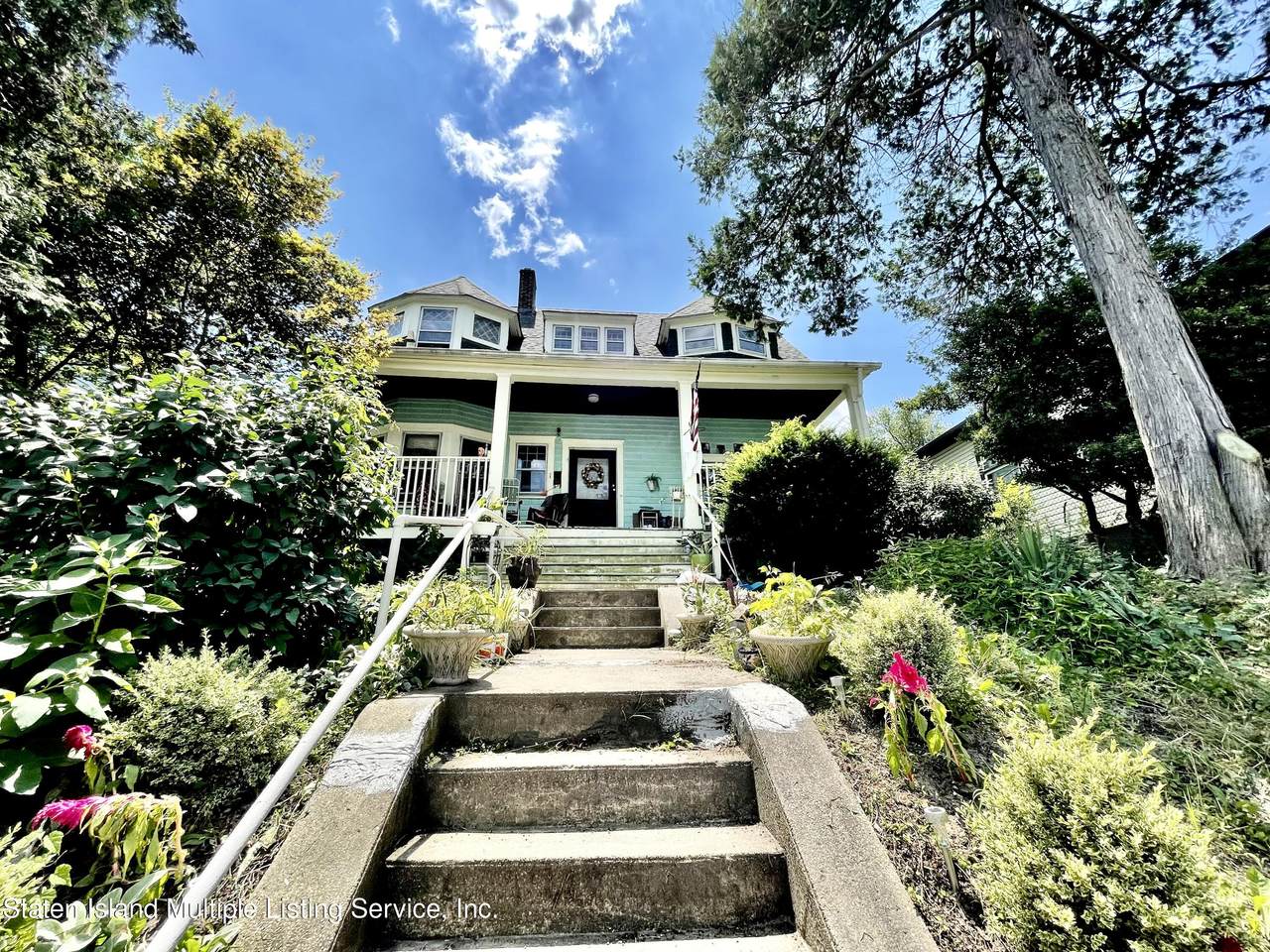 226 Castleton Avenue - Photo 1