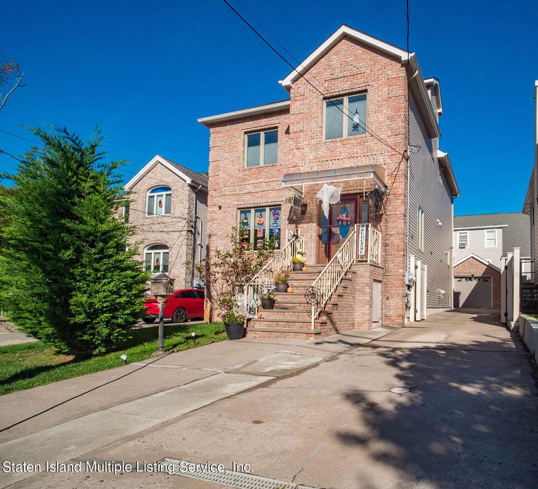 4867 Hylan Boulevard - Photo 1