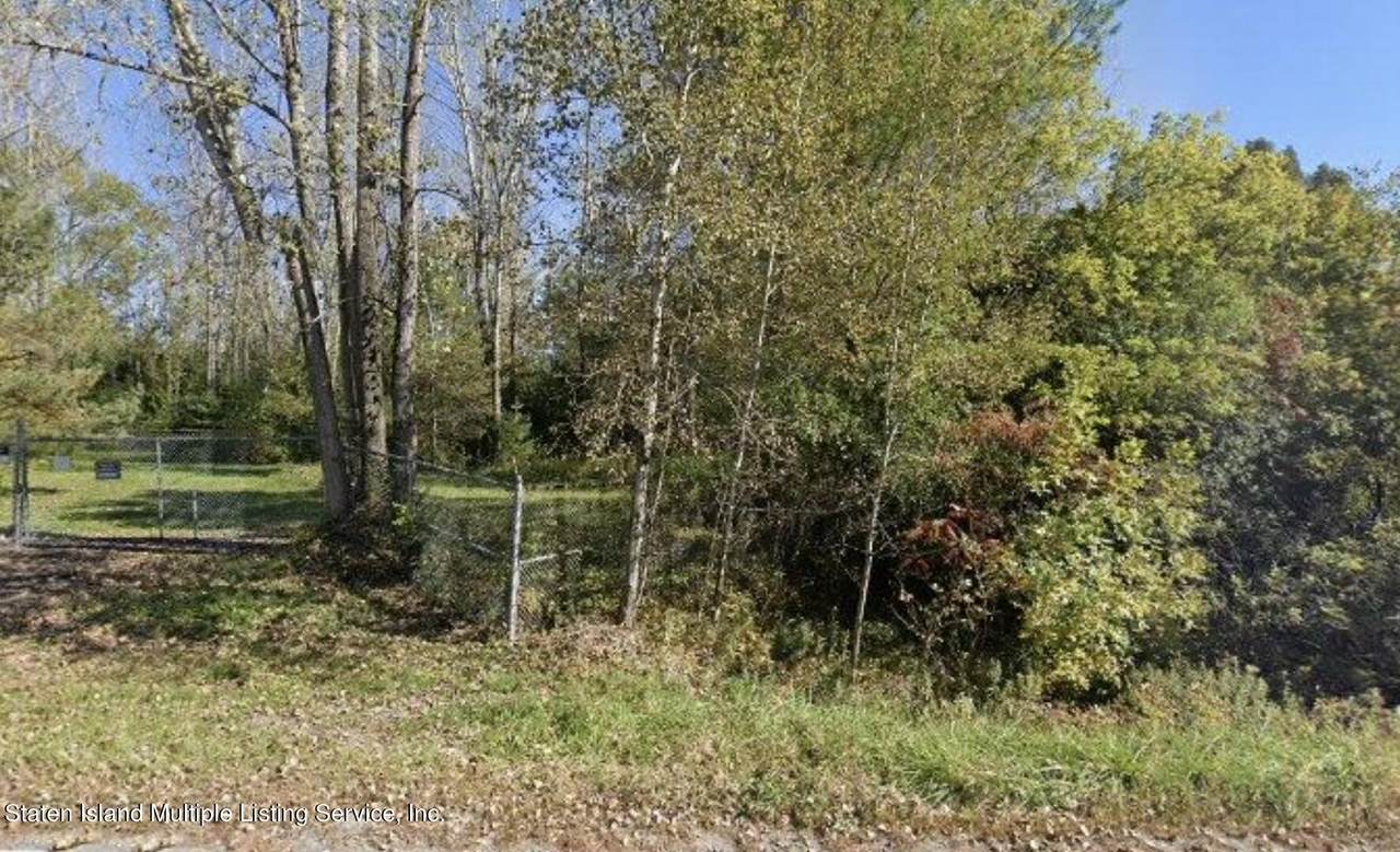 20 Lake Shore Road - Photo 1