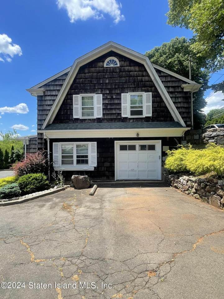 382 Flagg Place - Photo 1