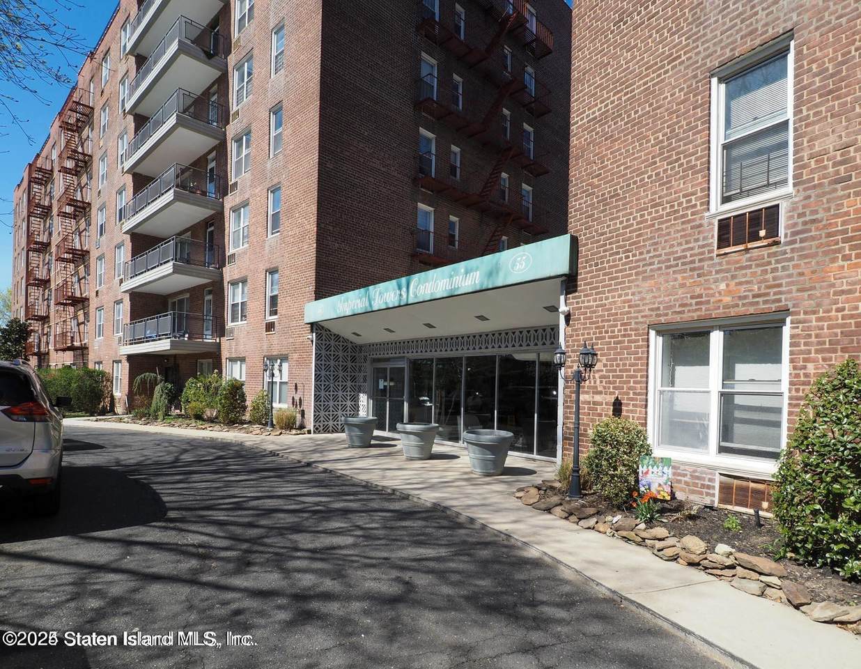 55 Austin Place - Photo 1