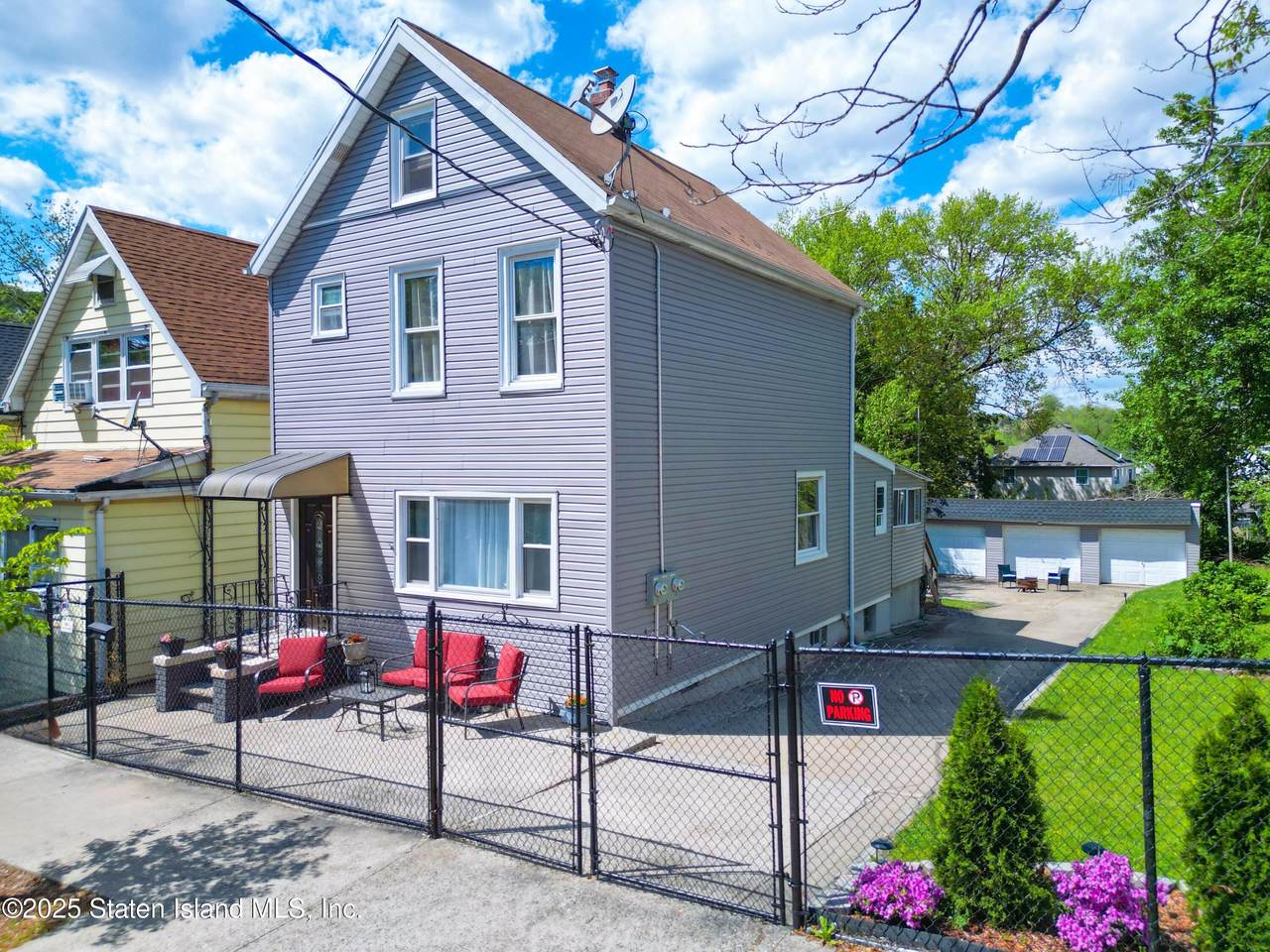 101 Laurel Avenue - Photo 1