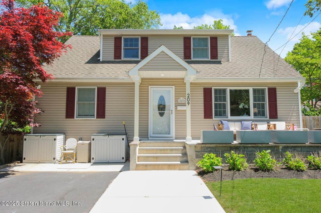209 Woodcrest Road - Photo 1
