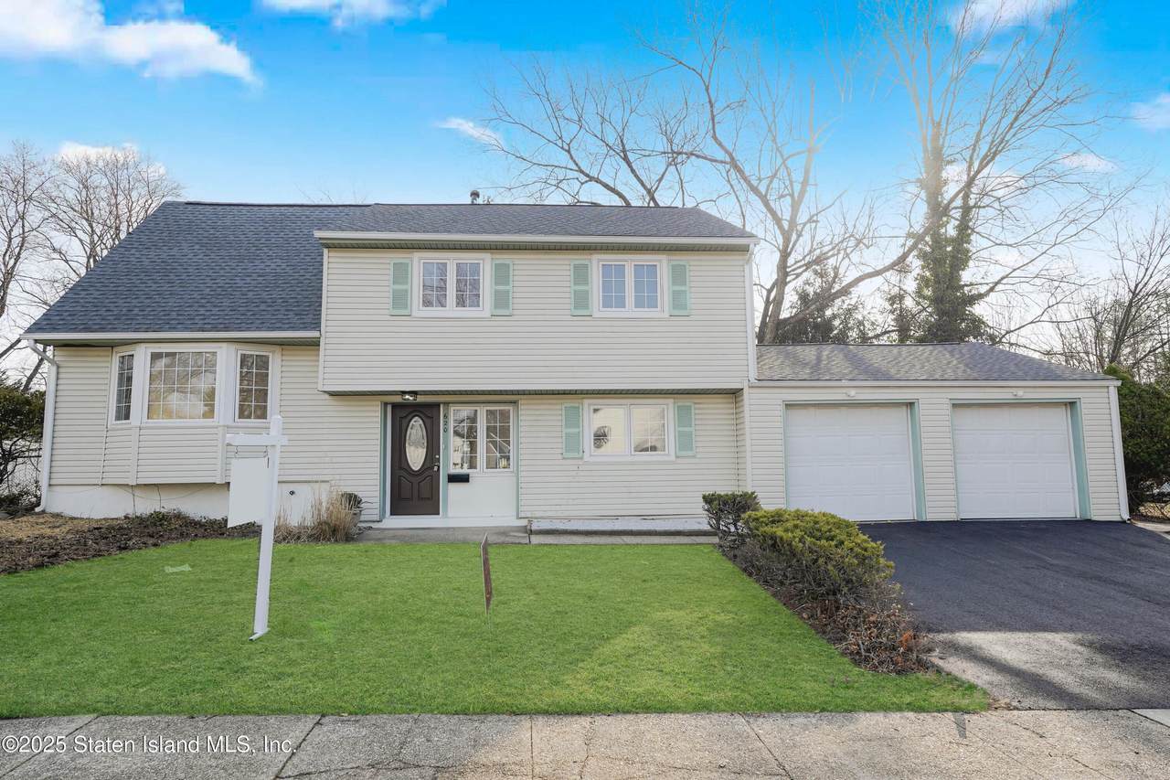 620 Laurel Avenue - Photo 1