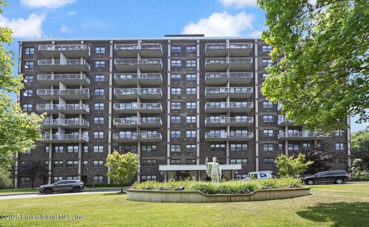 1100 Clove Road - Photo 1