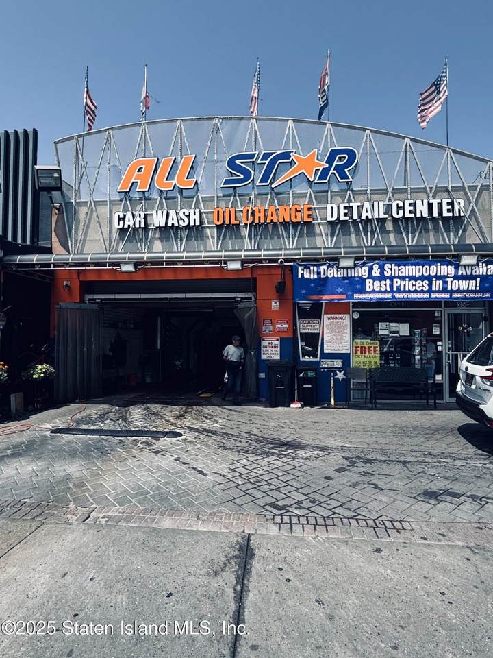 25 Neptune Avenue - Photo 1