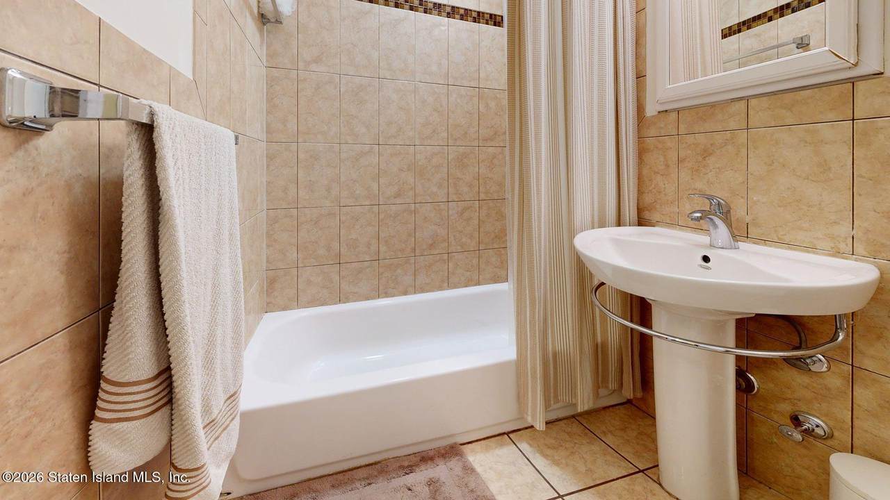 https://bt-photos.global.ssl.fastly.net/statenisland/1280_boomver_1_2600200-2.jpg
