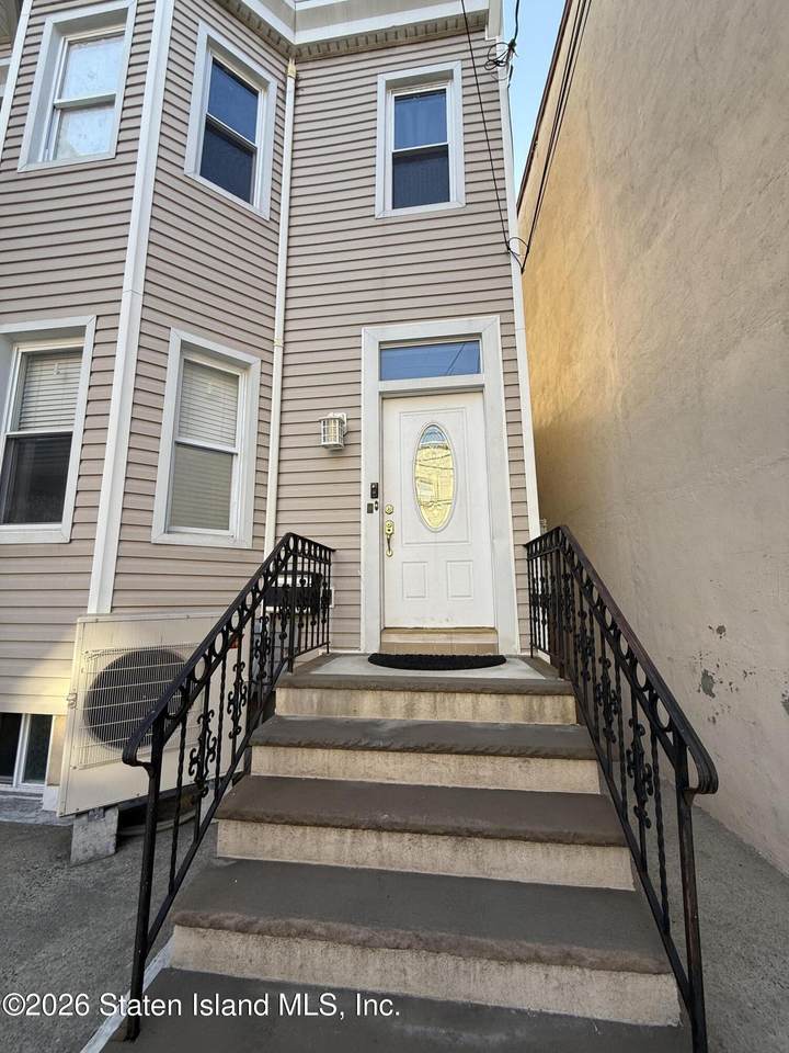 1204 Bay Street - Photo 1