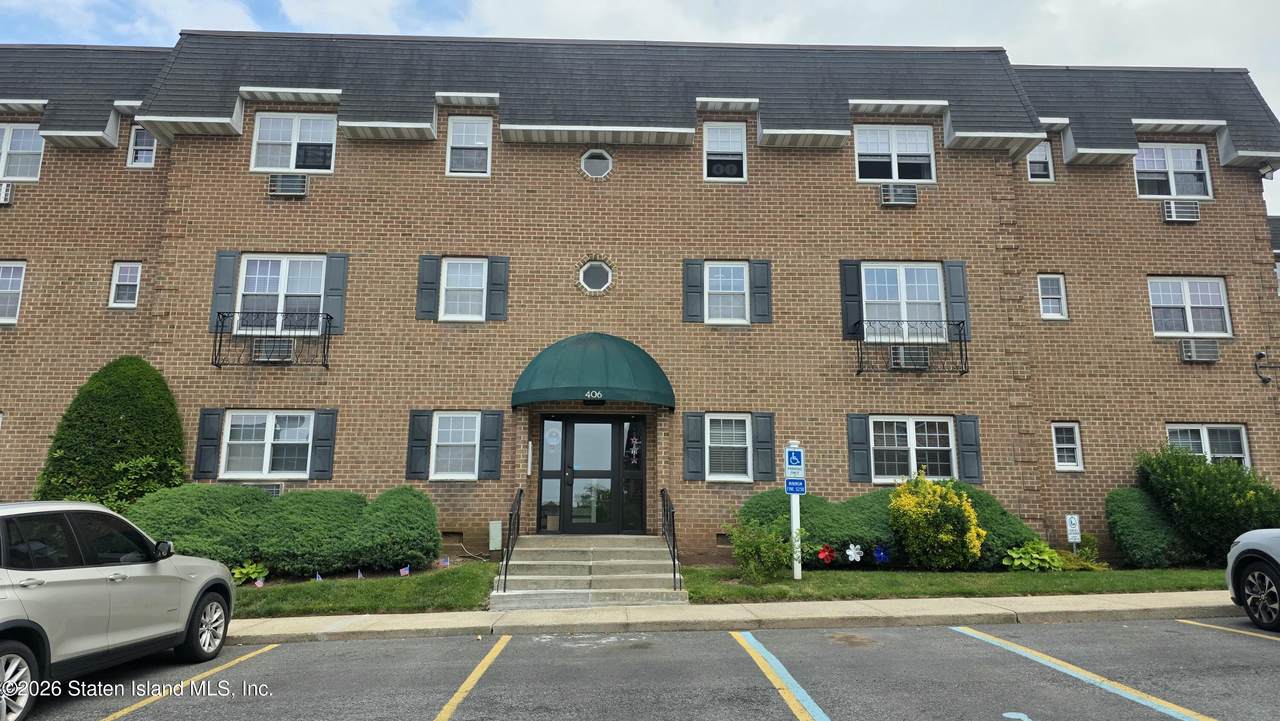 406 Maryland Avenue - Photo 1