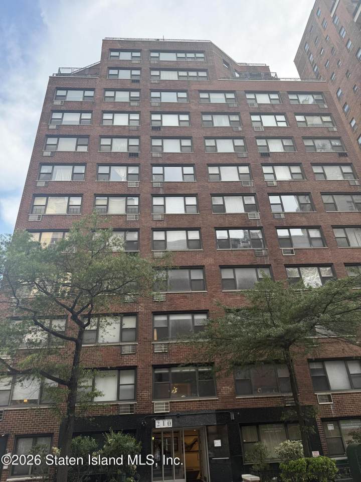 210 36th Street - Photo 1