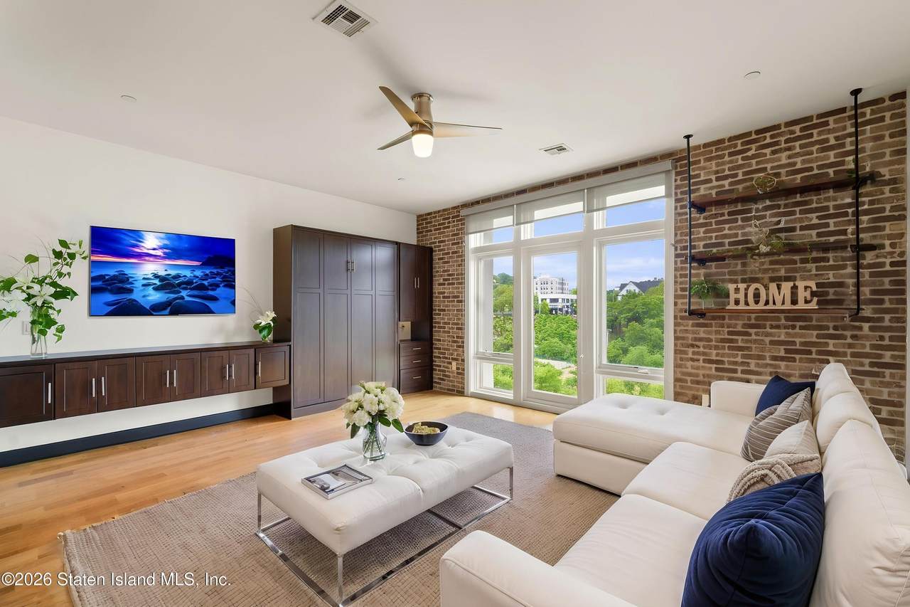 90 Bay Street Landing - Photo 1