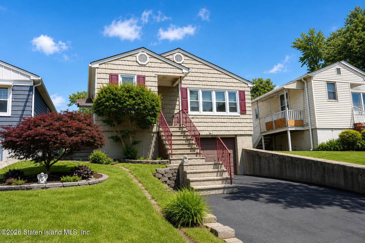 1011 Manor Road - Photo 1