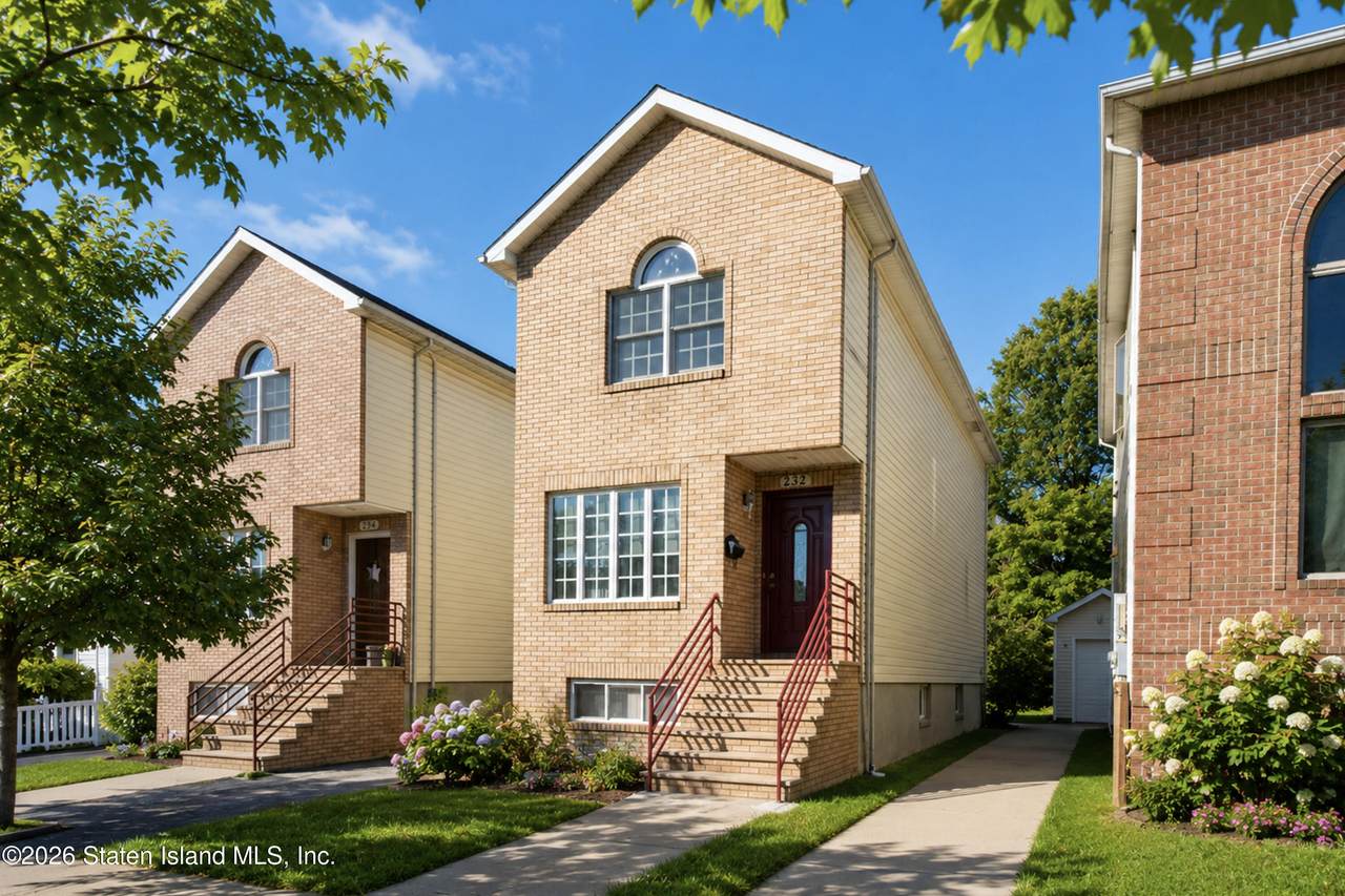 232 Melvin Avenue - Photo 1