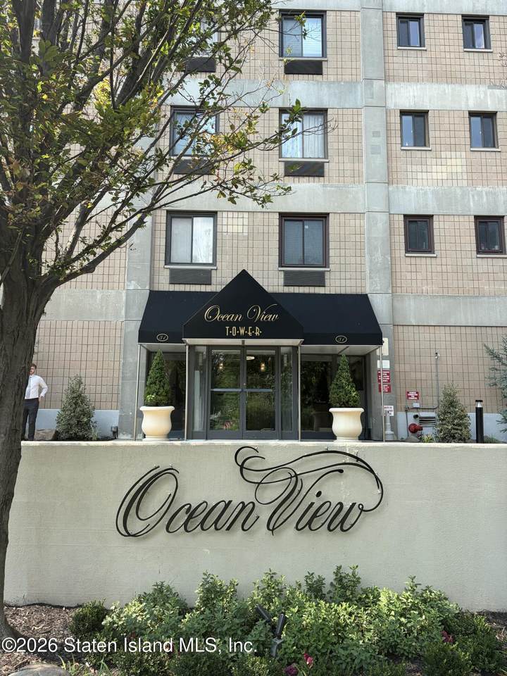 31 Hylan Boulevard - Photo 1